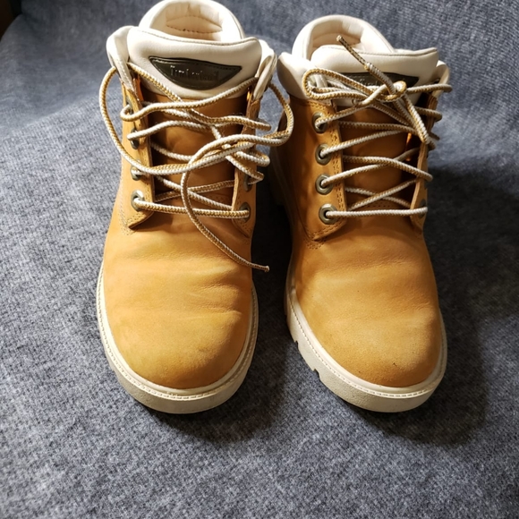 Timberland Boys tan boots Size 3.5 - Picture 9 of 12